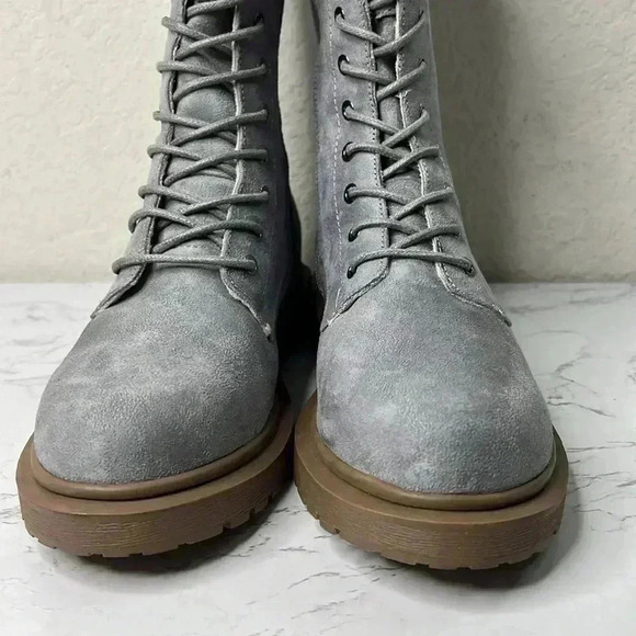 Journee Collection Cadee Tru
Comfort Foam Inside Zip Block Heel Booties
Grey 8.5 - Picture 8 of 14